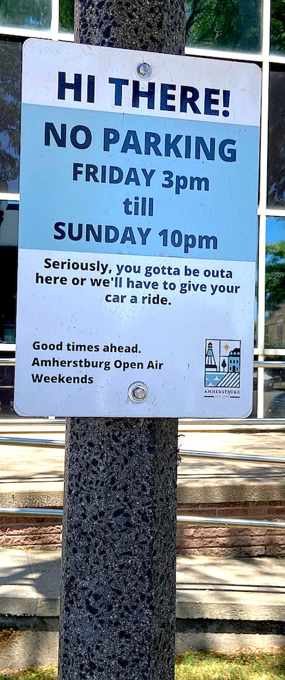 Parking But No Parking Signs in Amherstburg